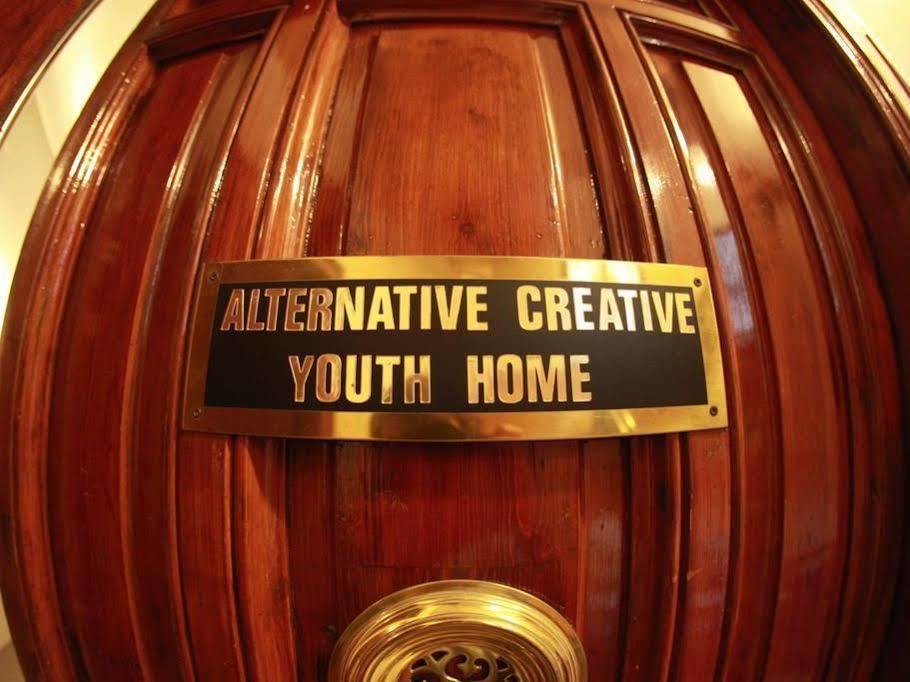 Alternative Creative Youth Hostel Barcelona Exterior foto